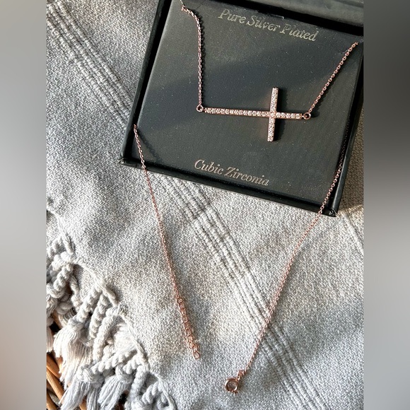 NWT PURE Silver / Rose Gold / Sparkle Allure Necklace / OS - Picture 3 of 7